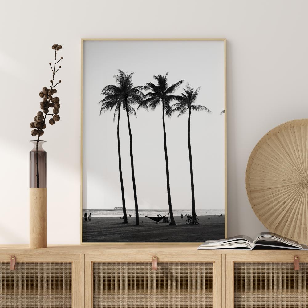 Cartaz de palmeiras preto e branco