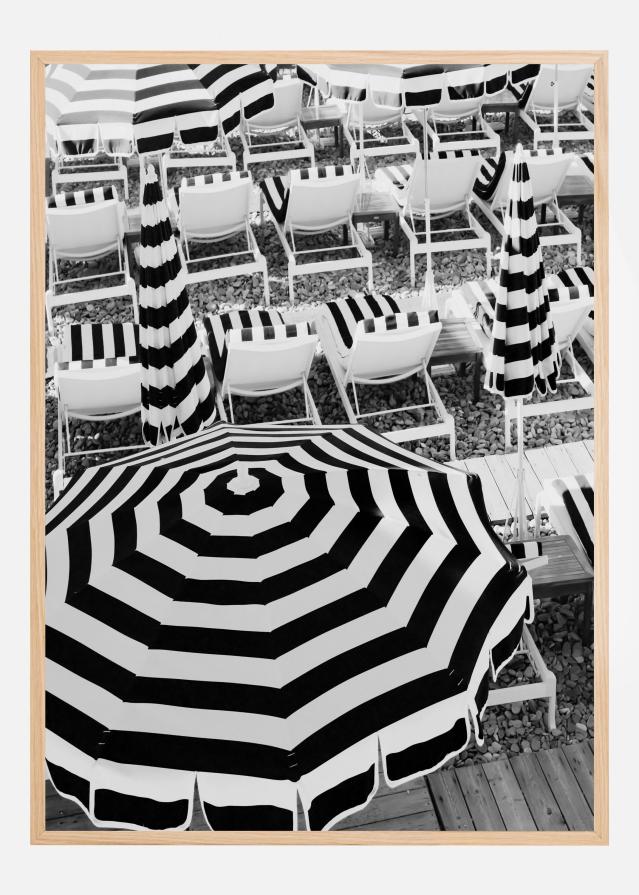 Black and White Beach Umbrellas Póster