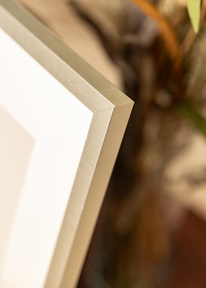 Moldura Minerva Prata 24x30 cm - passe-partout Branco 14x20 cm