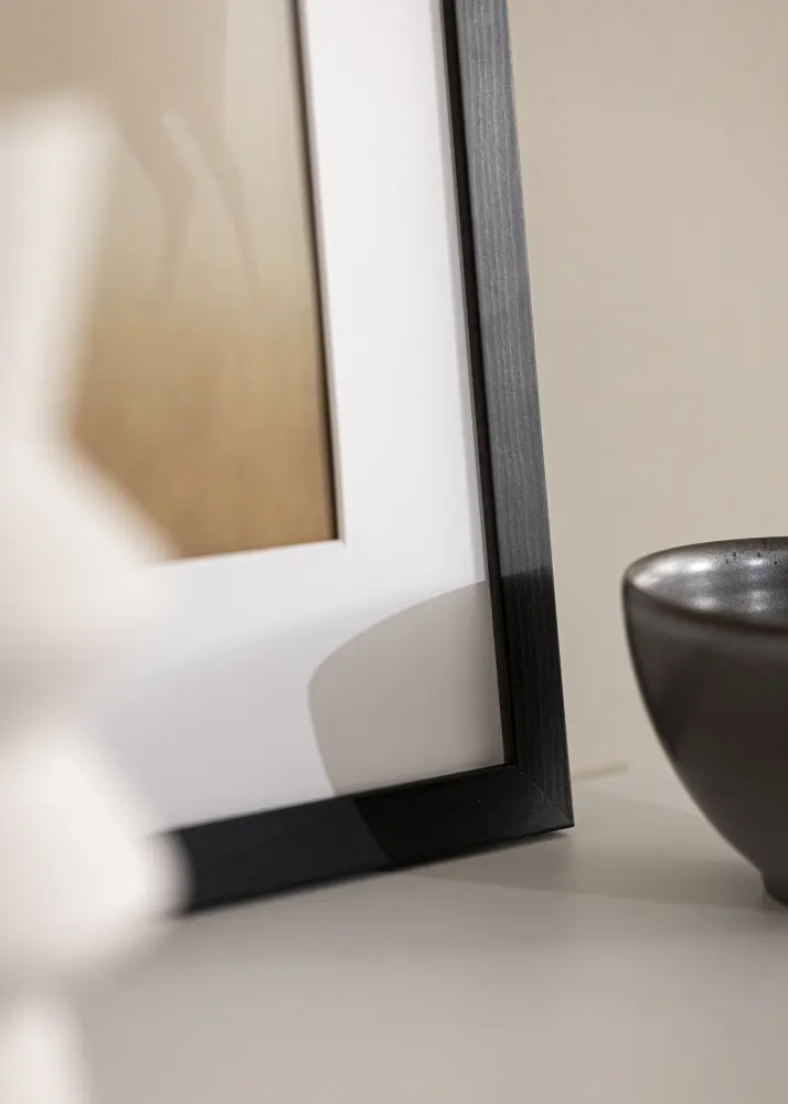 Moldura Stilren Preto 43,2x61 cm - passe-partout Branco 33,5x50 cm