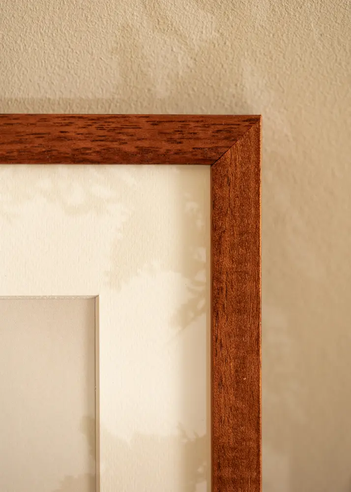Moldura Hermes Cereja 50x70 cm - passe-partout Branco 42x59,4 cm