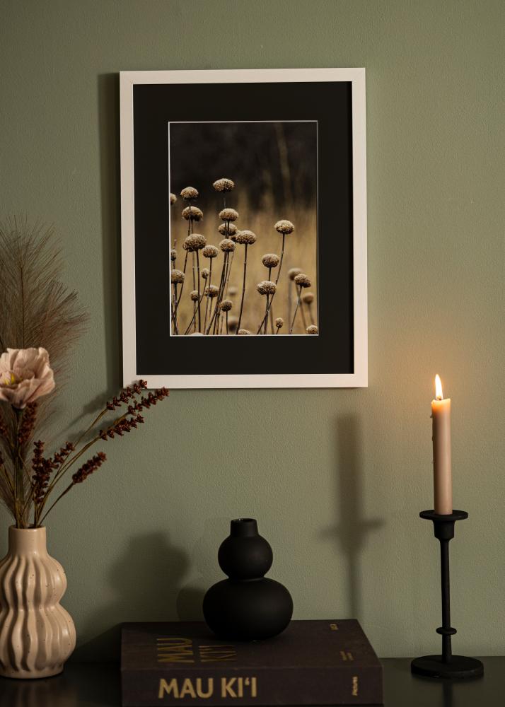 Moldura Selection Branco 70x100 cm - Passe-partout Preto 62x93 cm