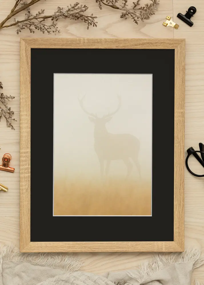 Moldura Fiorito Carvalho-claro 40x60 cm - Passe-partout Preto 32,9x48,3 cm (A3+)