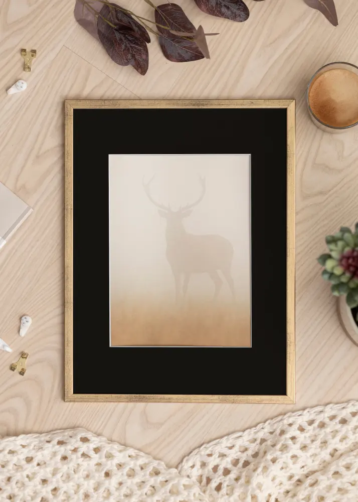Moldura Galant Dourado 50x70 cm - Passe-partout Preto 42x59,4 cm (A2)
