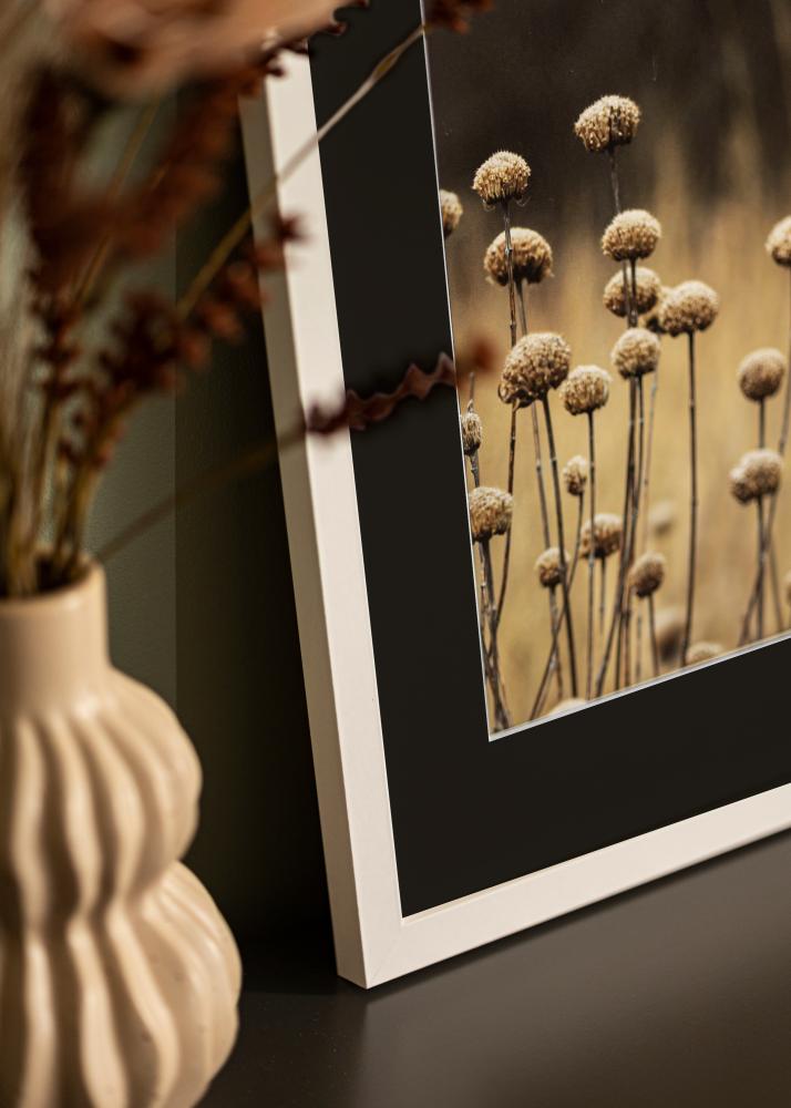 Moldura Selection Branco 70x100 cm - Passe-partout Preto 62x93 cm