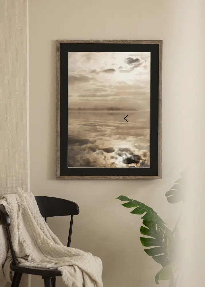 Moldura Fiorito Nogueira 40x60 cm - Passe-partout Preto 32,9x48,3 cm (A3+)
