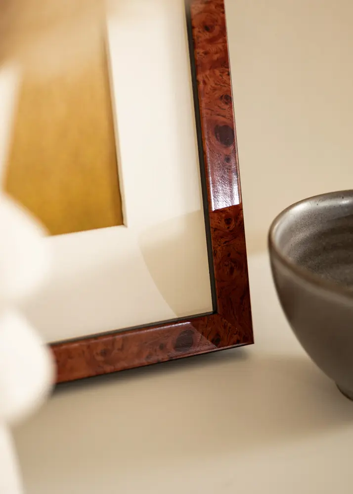 Moldura Hermes Vidro acrílico Burr Walnut 56x71 cm