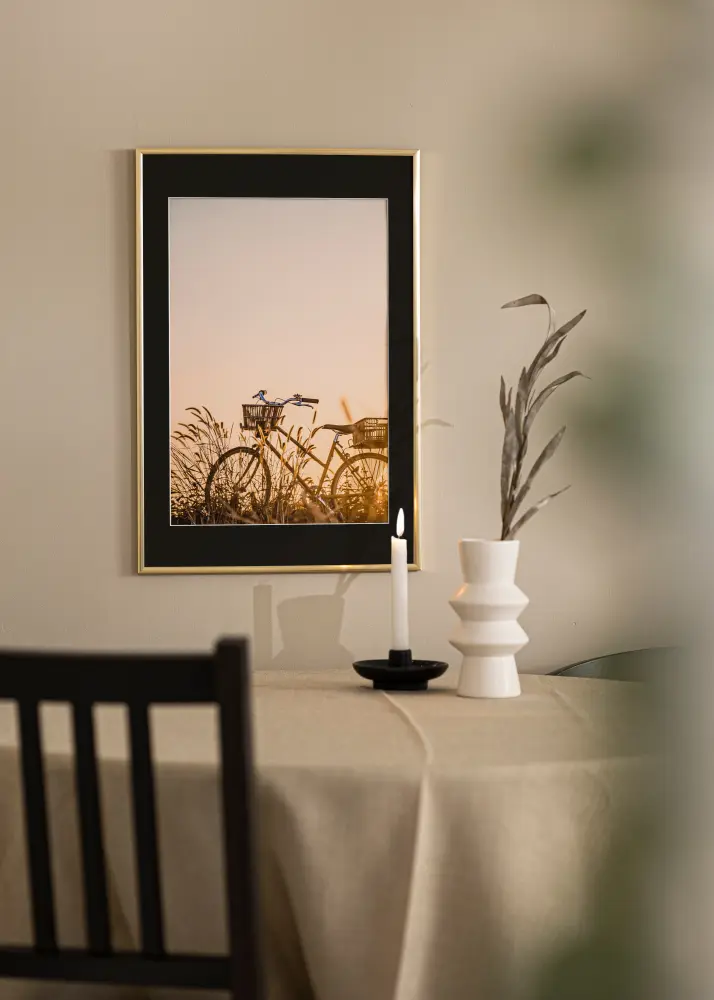 Moldura New Lifestyle Shiny Gold 50x70 cm - Passe-partout Preto 42x59,4 cm (A2)
