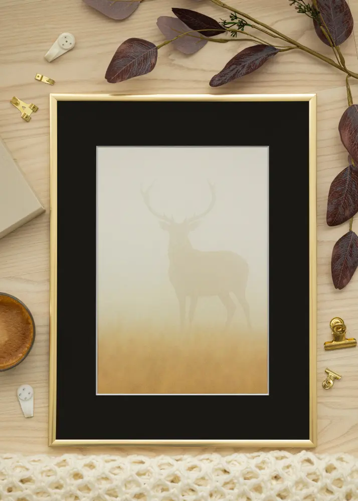 Moldura New Lifestyle Shiny Gold 50x70 cm - Passe-partout Preto 42x59,4 cm (A2)