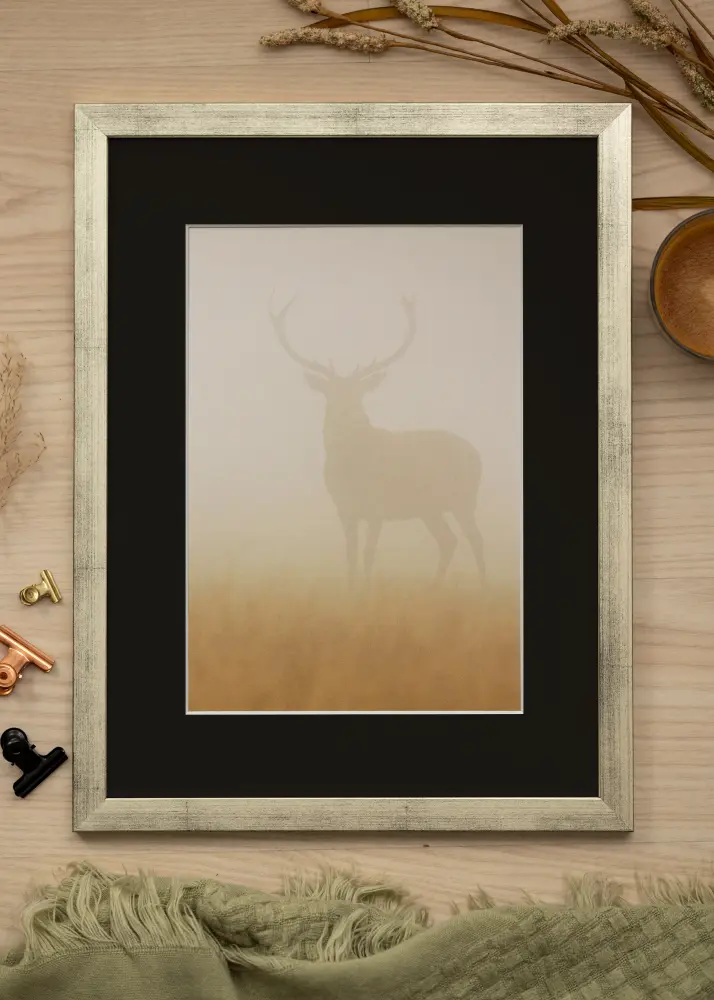 Moldura Stilren Prateado 40x60 cm - Passe-partout Preto 32,9x48,3 cm (A3+)