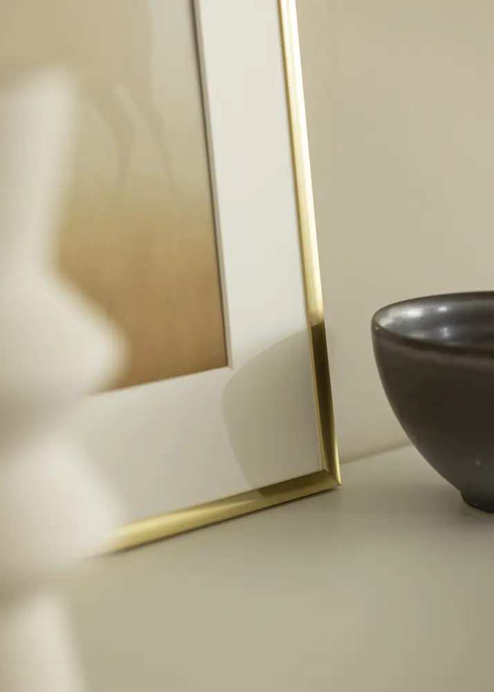 Moldura New Lifestyle Dourado 70x100 cm - Passe-partout Branco 60x90 cm
