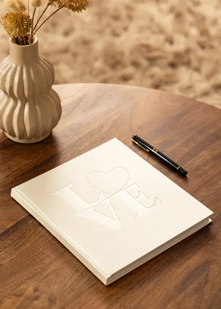 White Love Livro de visitas - 23x25 cm (176 Páginas brancas / 88 folhas)