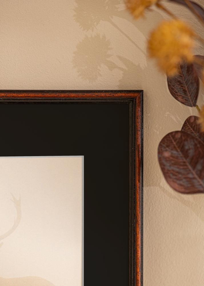 Moldura Horndal Nogueira 24x30 cm - Passe-partout Preto 18x24 cm