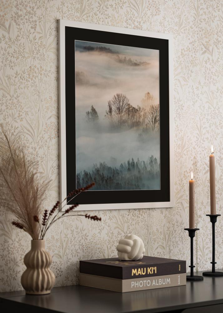 Moldura Trendline Branco 60x70 cm - Passe-partout Preto 50x56 cm