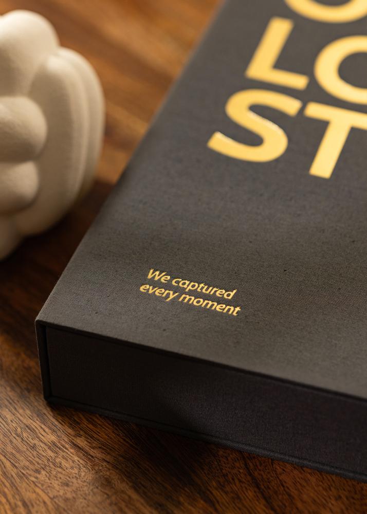 KAILA OUR LOVE story Black - Coffee Table Photo Álbum (60 Preto Páginas)