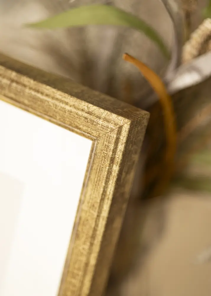 Moldura Nyhyttan Dourado antigo - Tamanho personalizável