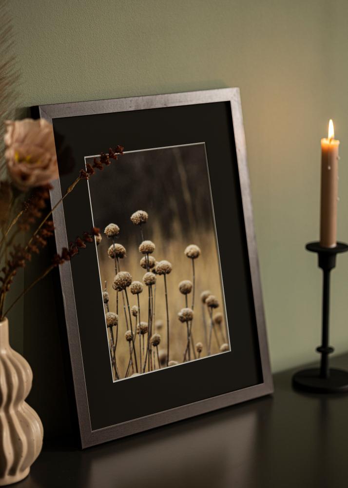 Moldura Selection Nogueira 70x100 cm - Passe-partout Preto 62x93 cm