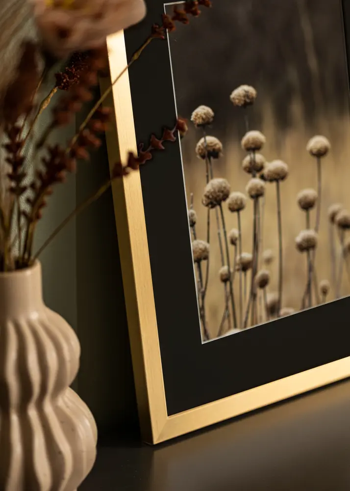 Moldura Selection Dourado 15x20 cm - Passe-partout Preto 4x5 inches