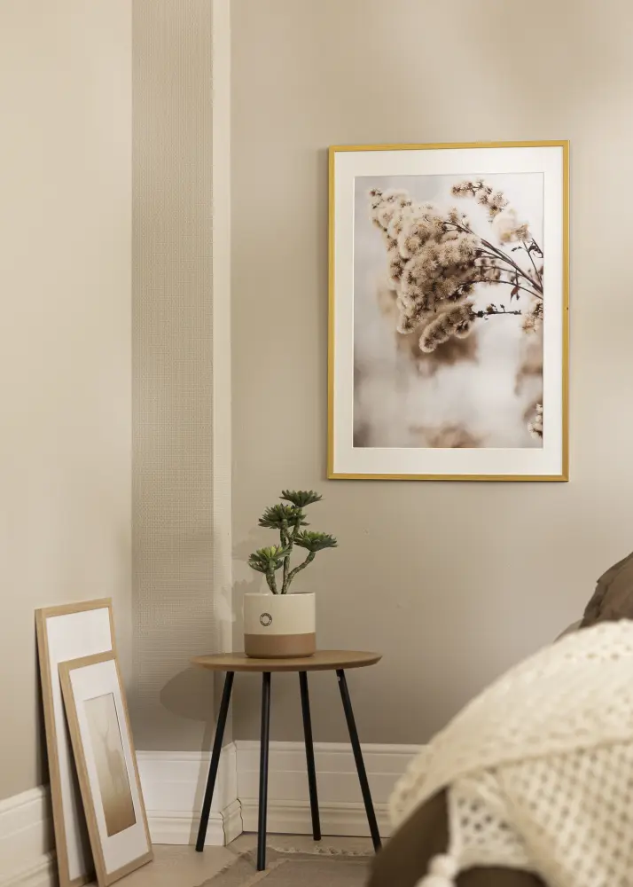 Moldura Edsbyn Dourado 40x50 cm - Passe-partout Branco 29,7x42 cm (A3)