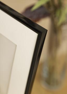 Moldura Victoria Preto 40x50 cm - Passe-partout Branco 28x35 cm