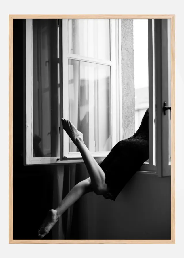 Out thw window Póster