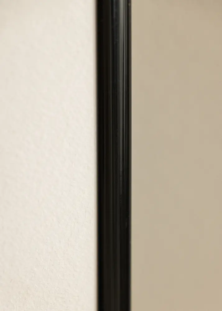 Moldura Victoria Preto 70x100 cm - Passe-partout Branco 60x90 cm