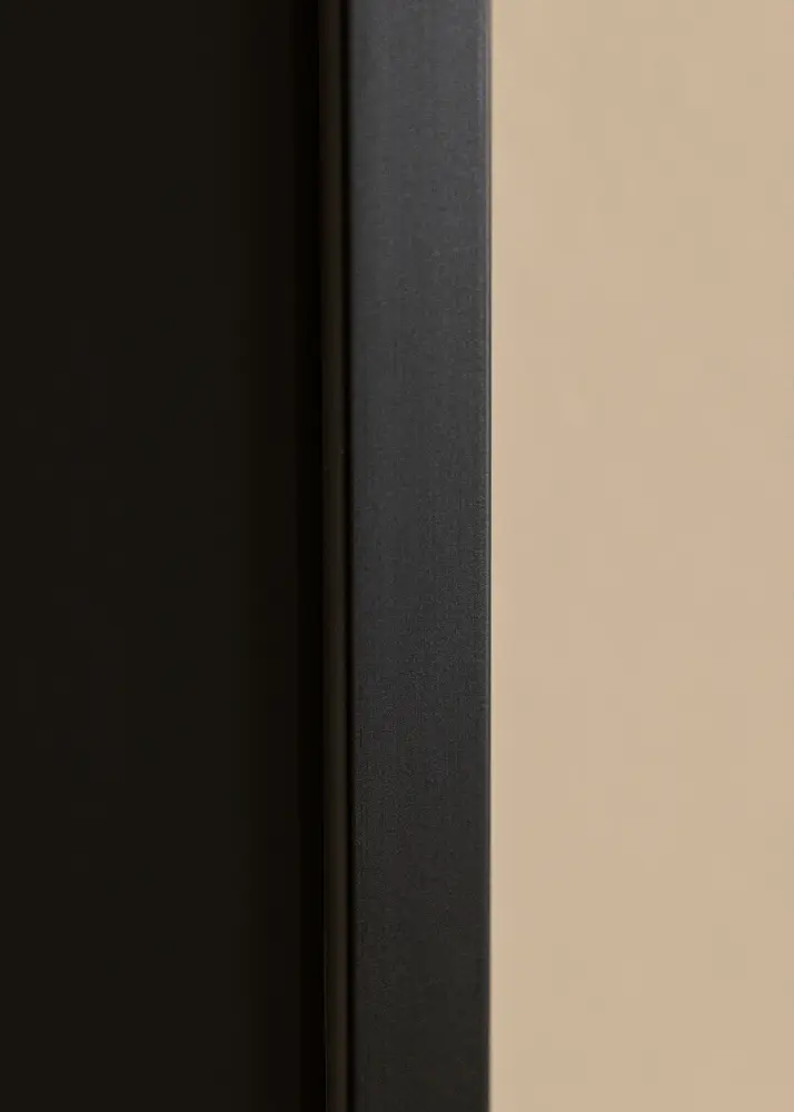Moldura E-Line Preto 70x100 cm - Passe-partout Preto 59,4x84 cm (A1)