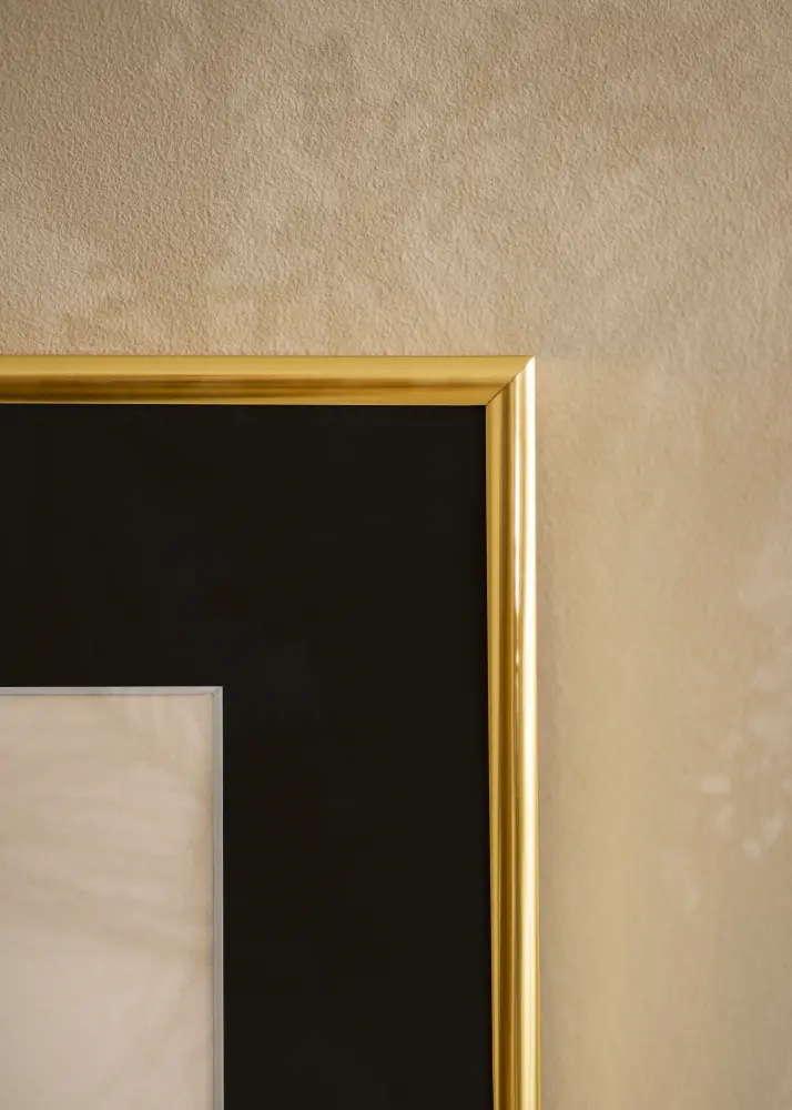 Moldura Victoria Dourado 50x70 cm - Passe-partout Preto 33x56 cm