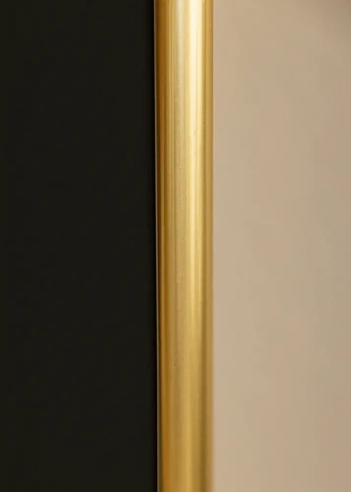 Moldura Victoria Dourado 50x70 cm - Passe-partout Preto 33x56 cm