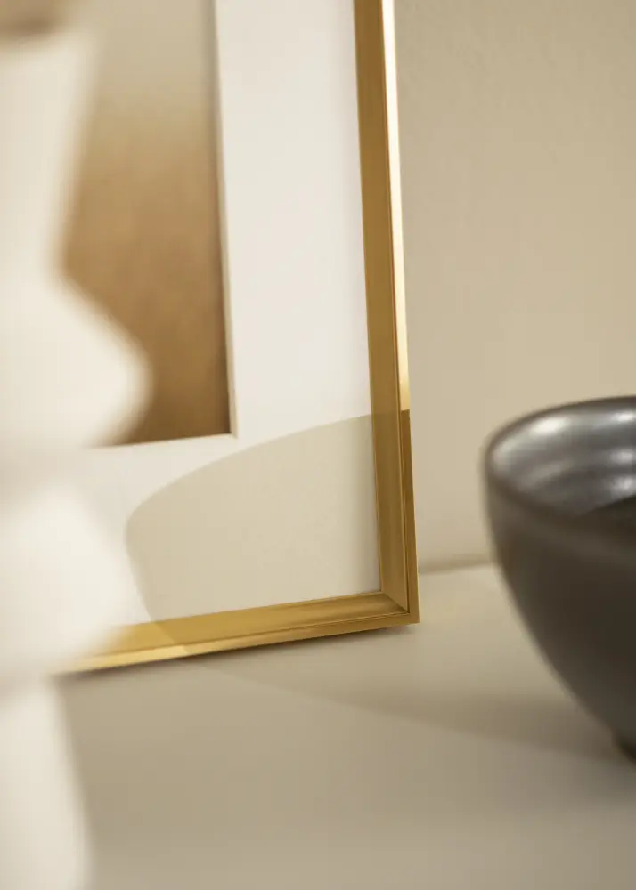 Moldura Desire Dourado 40x50 cm - Passe-partout Branco 28x35 cm