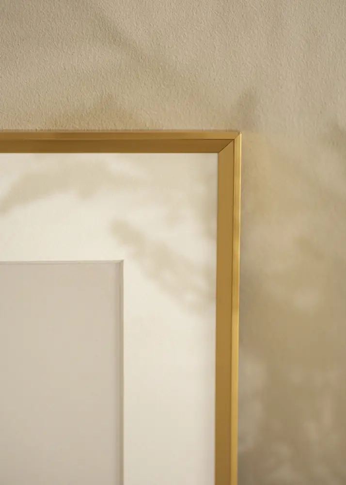 Moldura Desire Dourado 40x50 cm - Passe-partout Branco 28x35 cm