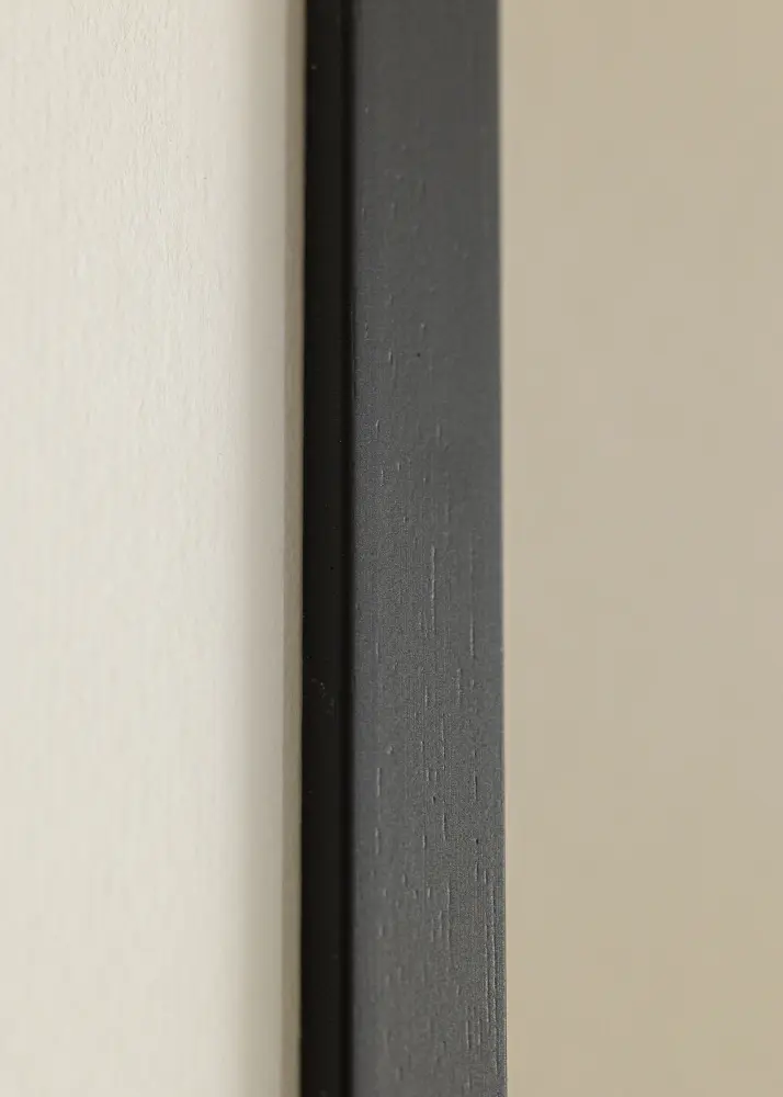 Moldura Edsbyn Preto 42x59,4 cm (A2) - Passe-partout Branco 25x38 cm