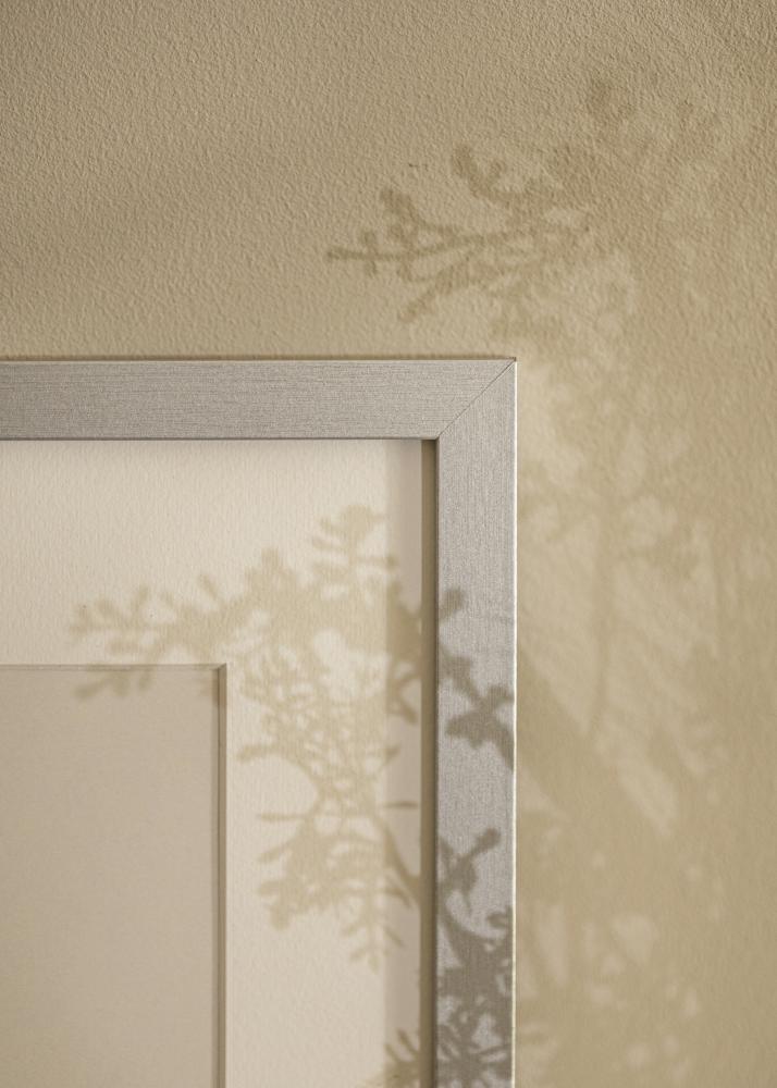Moldura Selection Prateado 70x100 cm - Passe-partout Branco 60x90 cm