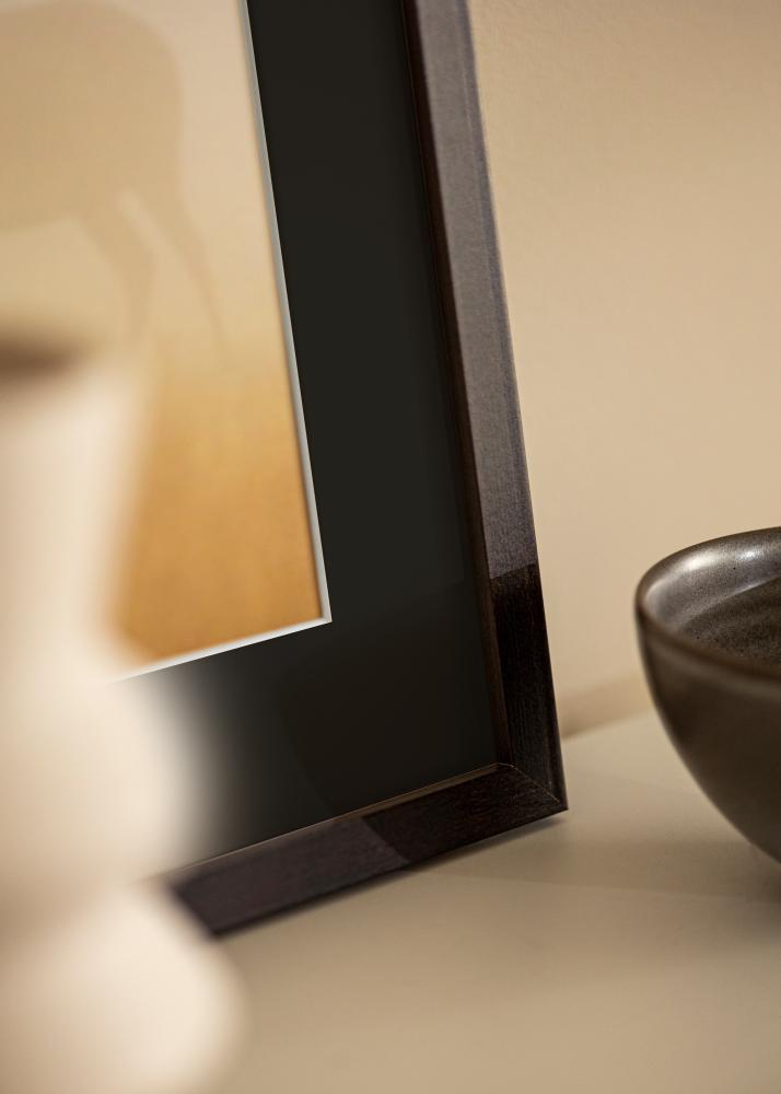 Moldura Selection Nogueira 70x100 cm - Passe-partout Preto 62x93 cm