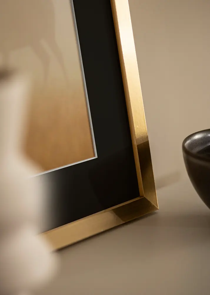 Moldura Selection Dourado 15x20 cm - Passe-partout Preto 4x5 inches