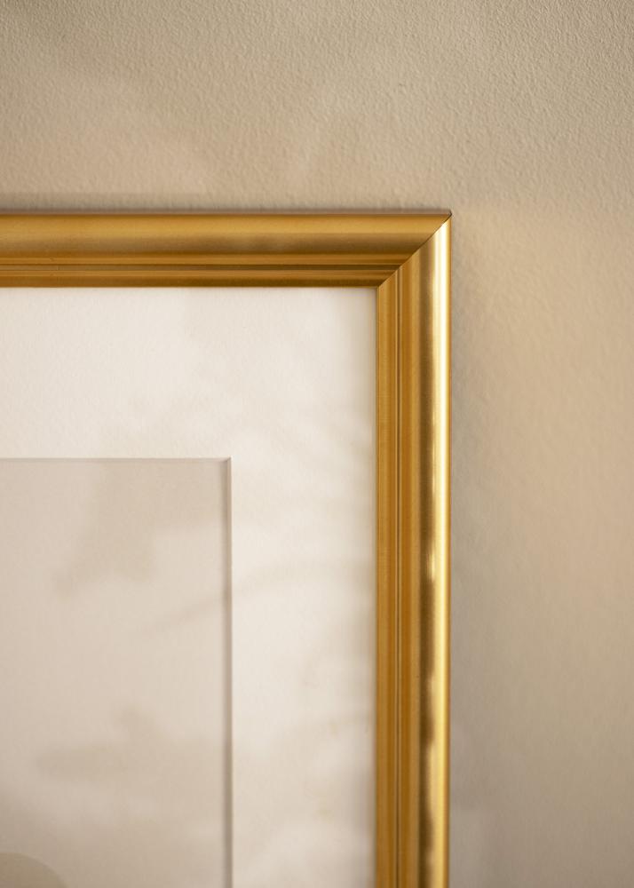 Moldura Högbo Dourado - Tamanho personalizável