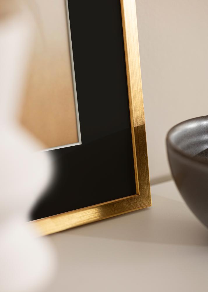 Moldura Edsbyn Dourado 15x20 cm - Passe-partout Preto 4x6 inches