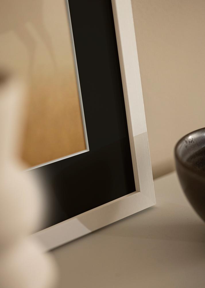 Moldura Selection Branco 70x100 cm - Passe-partout Preto 62x93 cm