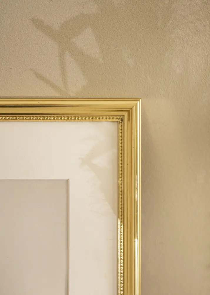 Moldura Gala Dourado 40x60 cm - Passe-partout Branco 32,9x48,3 cm (A3+)