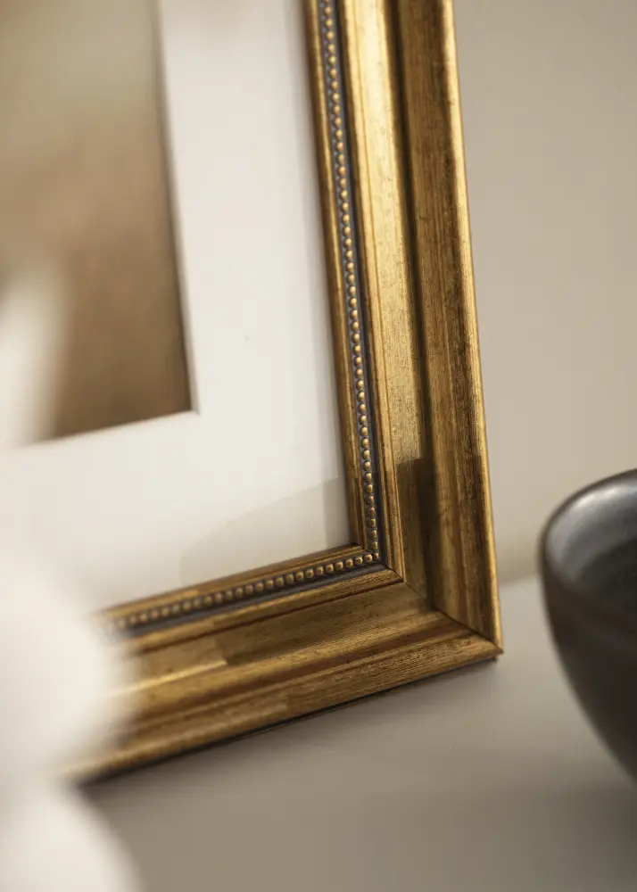 Moldura Rokoko Dourado 50x60 cm - Passe-partout Branco 35x45 cm
