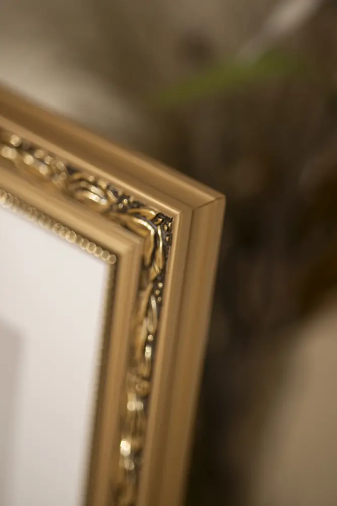 Moldura Jung Dourado - Tamanho personalizável