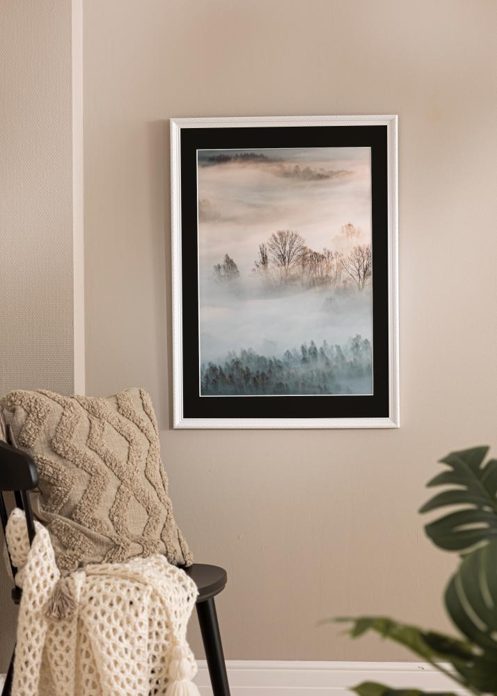 Moldura Abisko Branco 24x30 cm - Passe-partout Preto 18x24 cm