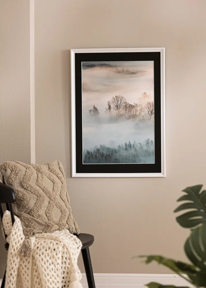 Moldura Abisko Branco 70x100 cm - Passe-partout Preto 59,4x84 cm (A1)