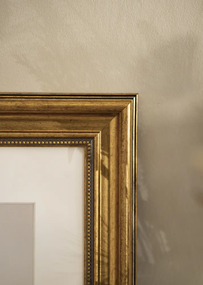 Moldura Rokoko Dourado 50x60 cm - Passe-partout Branco 35x45 cm