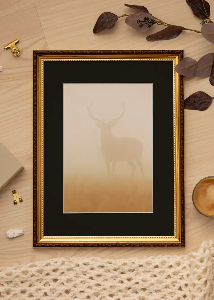Moldura Abisko Dourado 40x50 cm - Passe-partout Preto 28x35 cm