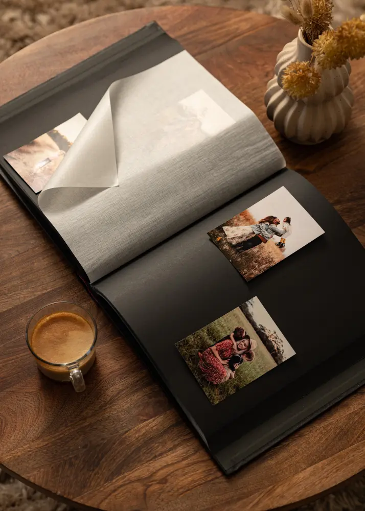 Black Line Maxi Album 30x33 cm (100 páginas pretas / 50 folhas)