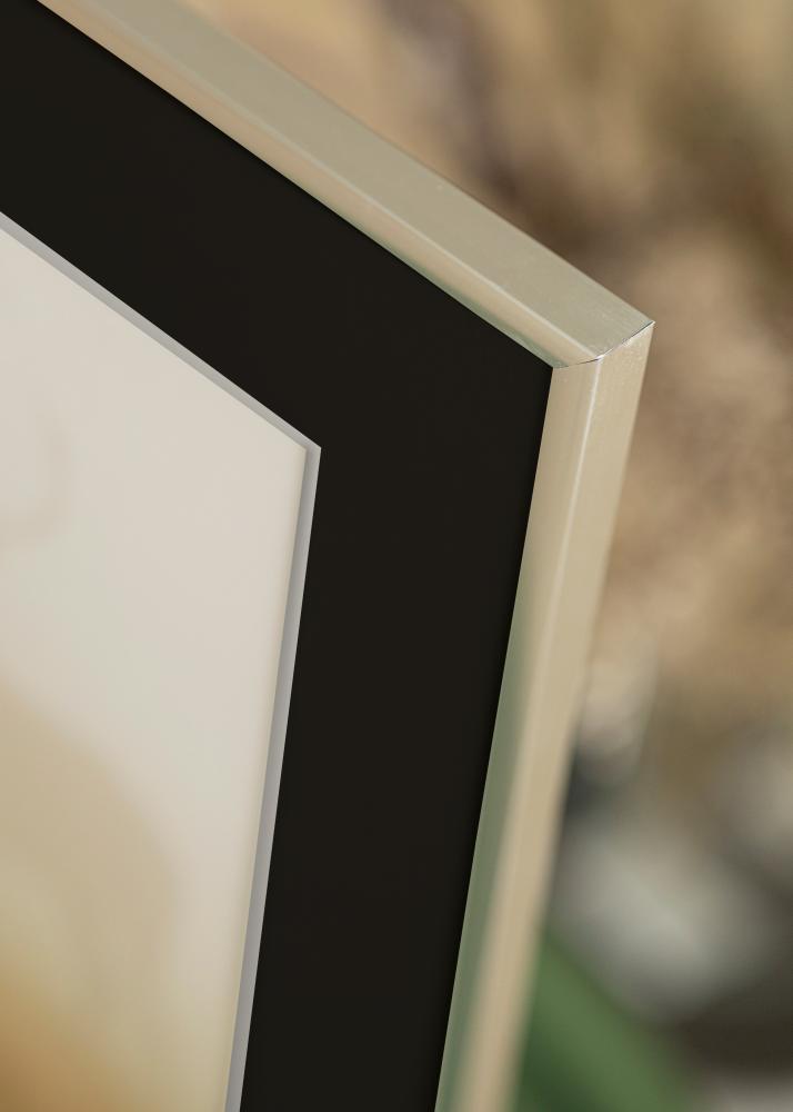 Moldura New Lifestyle Prateado 70x100 cm - Passe-partout Preto 24x36 inches