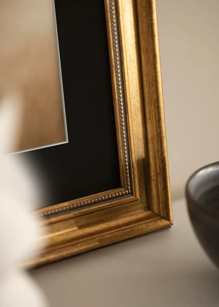 Moldura Rokoko Dourado 30x40 cm - Passe-partout Preto 21x29,7 cm (A4)