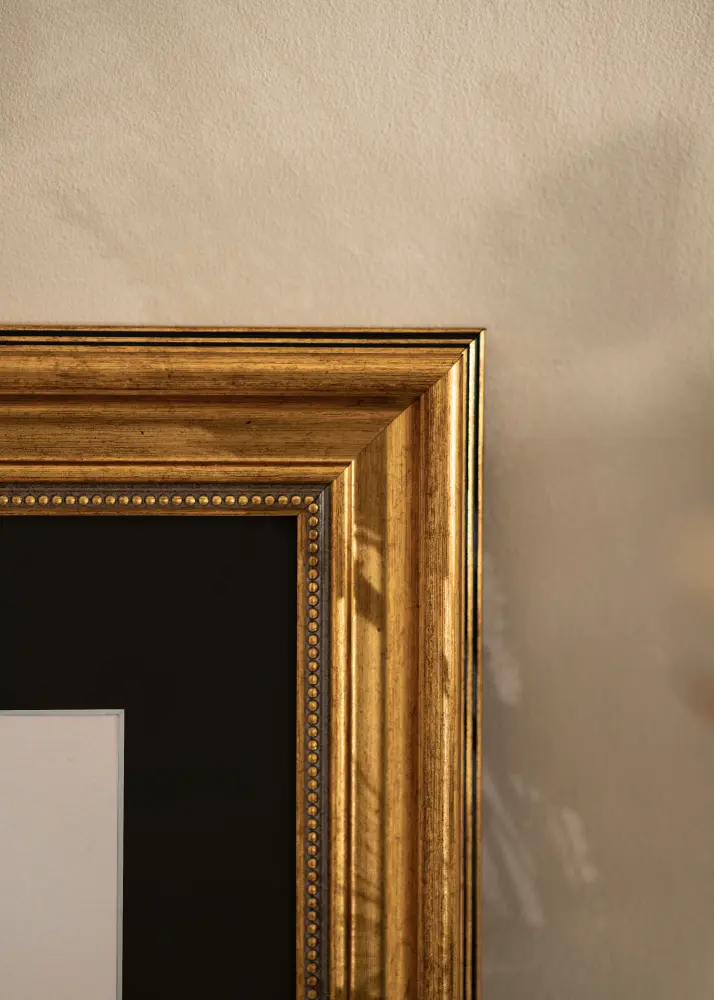 Moldura Rokoko Dourado 30x40 cm - Passe-partout Preto 21x29,7 cm (A4)