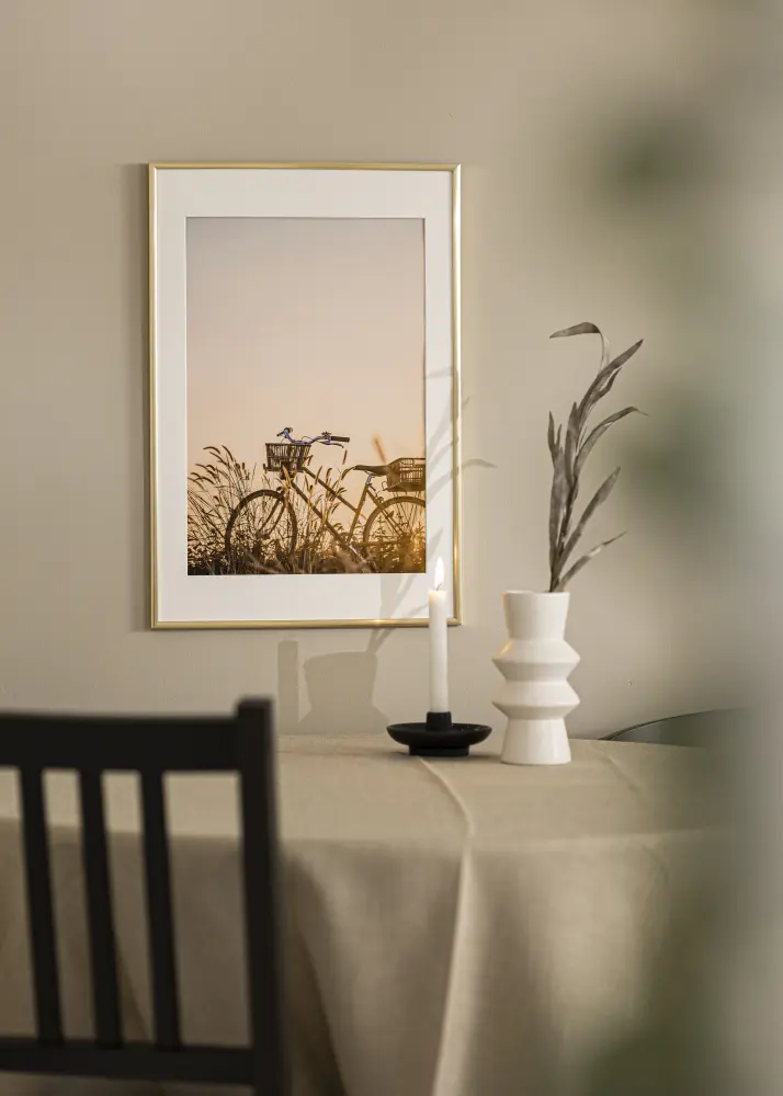 Moldura New Lifestyle Shiny Gold 60x80 cm - Passe-partout Branco 50x70 cm